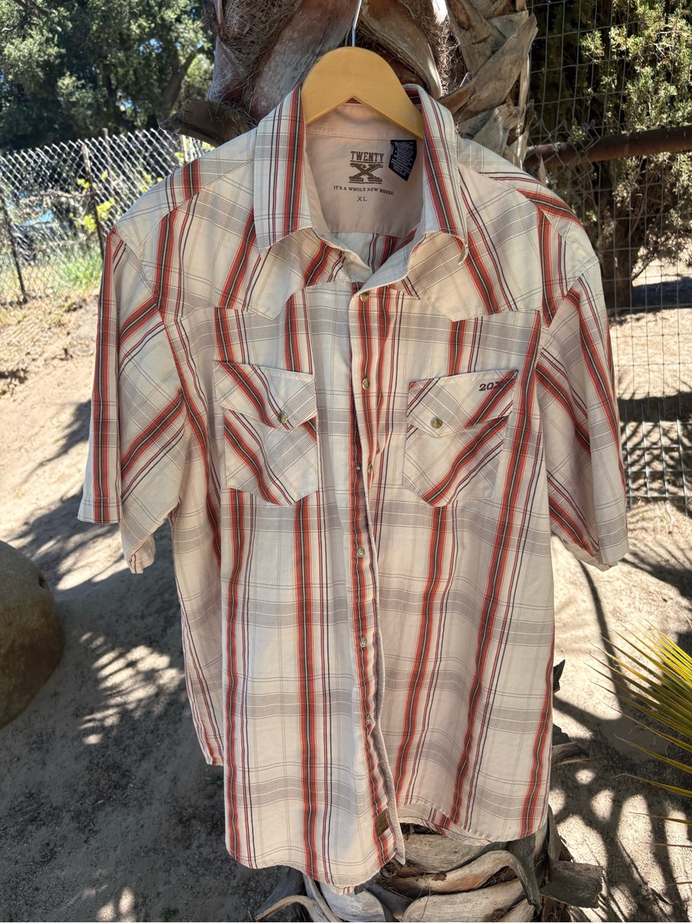 Twenty Men's Short-Sleeve Plaid Button-Down Shirt — Cream and Red